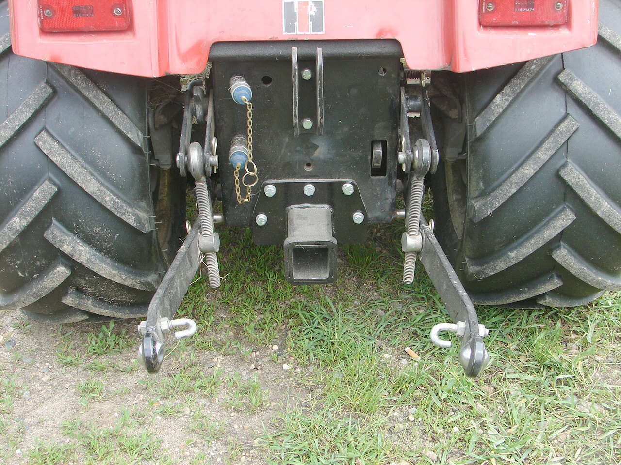 International Harvester Ih Cub Cadet 3 Points Sleeve Hitch Parts Category 0 Complete 3 Point Lift For 82 Series Super Garden Tractors
